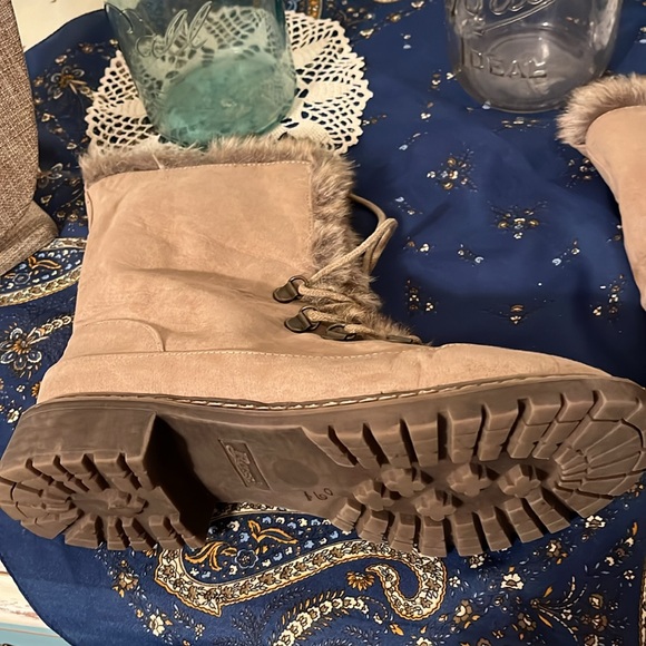 Bass Angelica faux fur lined boots, used but in like new condition, size 8 - Picture 5 of 13